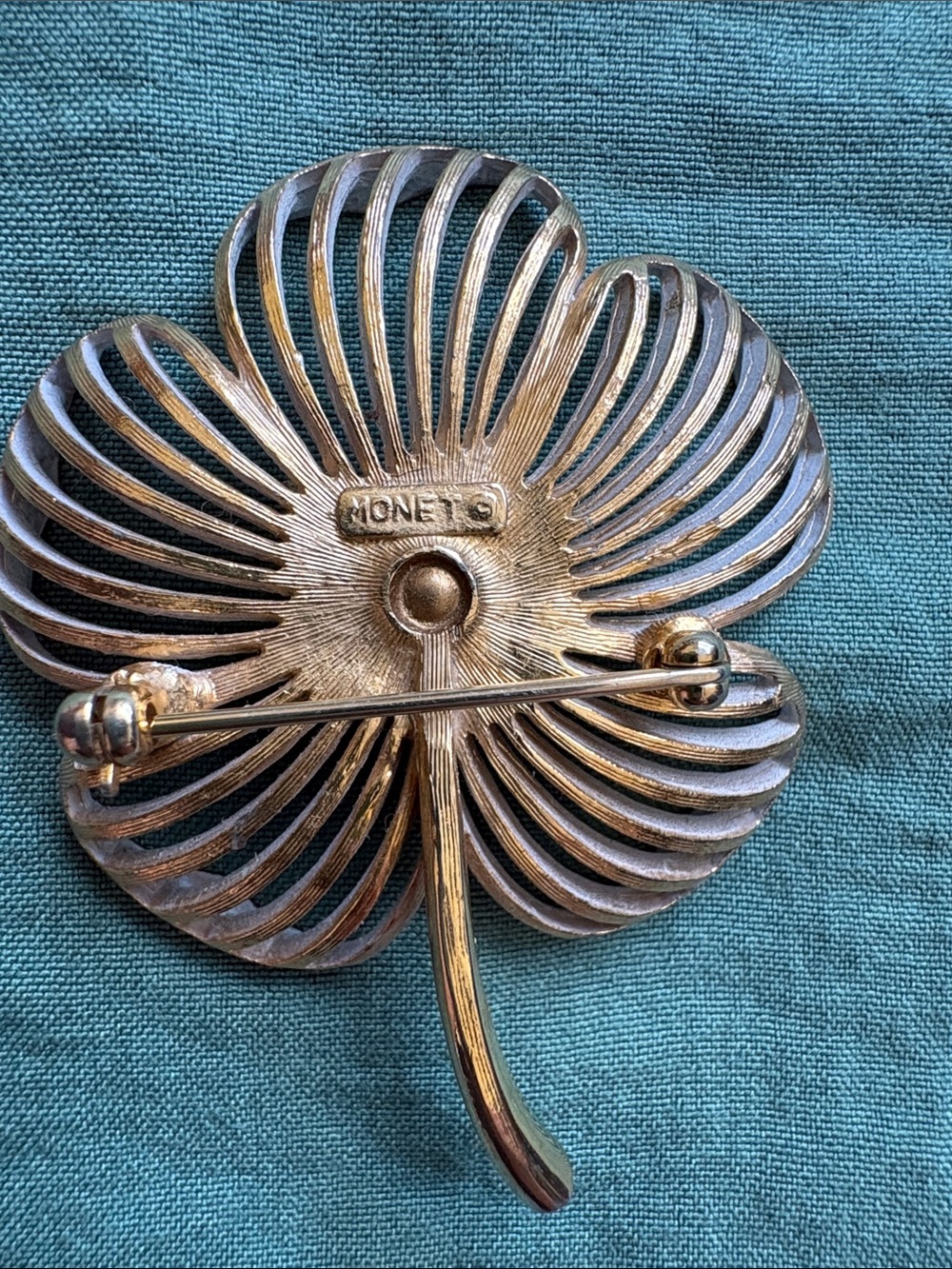 Monet White and Gold Enamel Flower Brooch - Picture 2 of 13